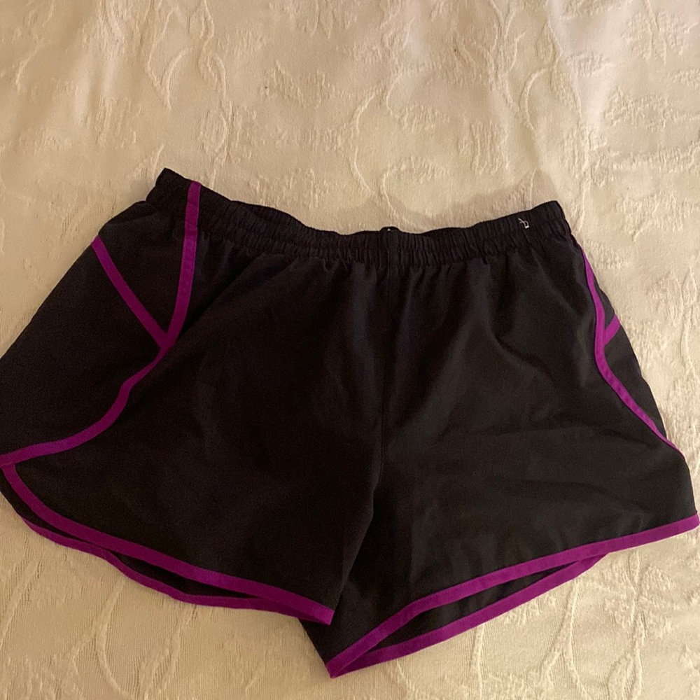 GAP FIT SHORTS🤍